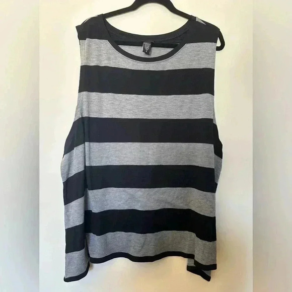 Torrid Grey and Black Stripe Sleeveless Shark Bite Top - Picture 1 of 4